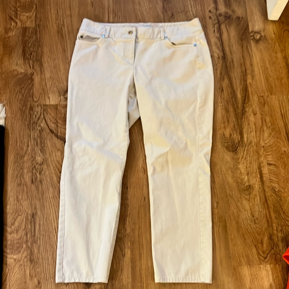 J McLaughlin 10 women’s cropped tan khaki pants quiet luxury